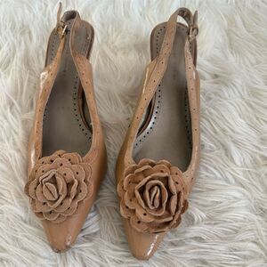 Adrienne Vittadini Women's Tan‎ Suede Floral Slingback Heels
